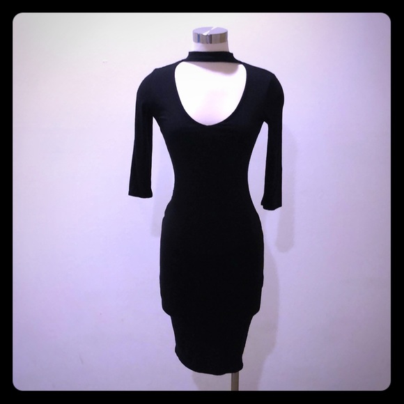 Dresses & Skirts - Perfect little black dress